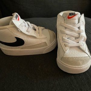 INFANT SIZE 4 NIKE BLAZER MID